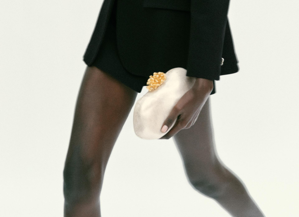 METALLIC DETAIL CLUTCH