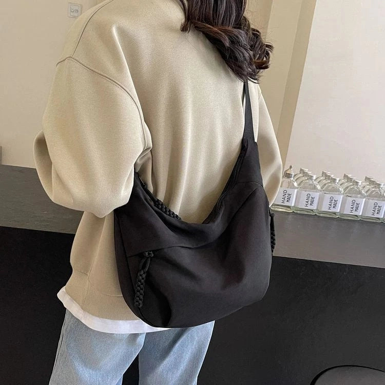 Dumpling bag crossbody style