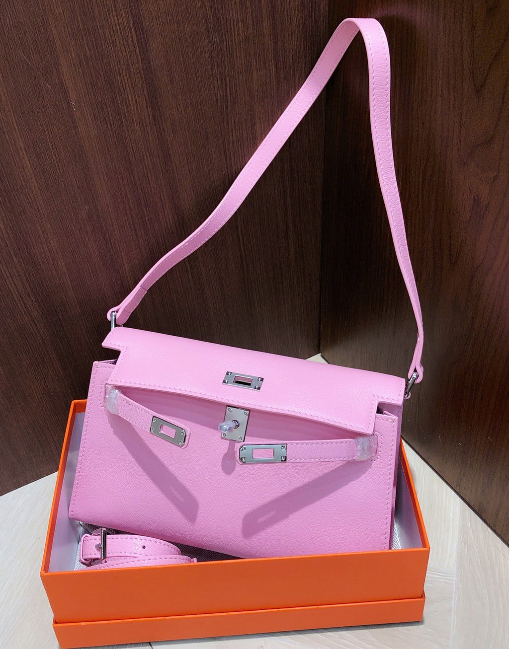 Kelly Elan 25 Underarm Baguette Bag, Genuine Top Layer Cowhide Goat Grain Leather, Silver Hardware Mauve Iris Purple Shoulder Handbag, Bright Soft Tone Youthful Elegant Daily Purse Size 25×6.5×15cm