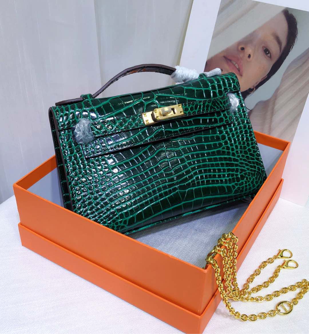 Kelly Pochette Vert Emeraude Shiny Niloticus Crocodile Leather Gold Hardware Women Clutch Bag