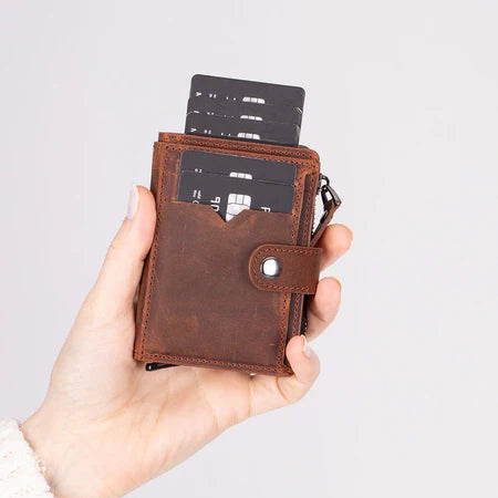 Well-Traveled Money Case